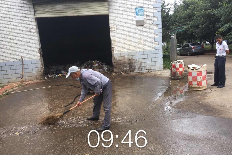 说明: C:\Users\Administrator\Desktop\垃圾房清洗.jpg