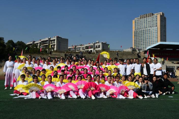 说明: F107F33B4C4E00C7C5D8D56E5FB1F58A